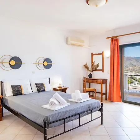 Fronis Apartment