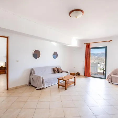 Fronis Apartment